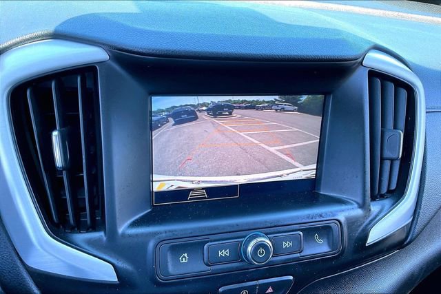 Used 2024 GMC Terrain SLE w/ Driver Convenience Package FWD image 11