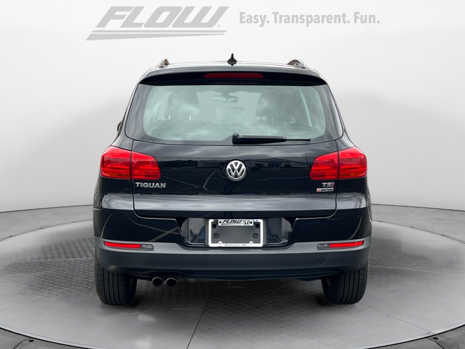 Used 2017 Volkswagen Tiguan S image 8