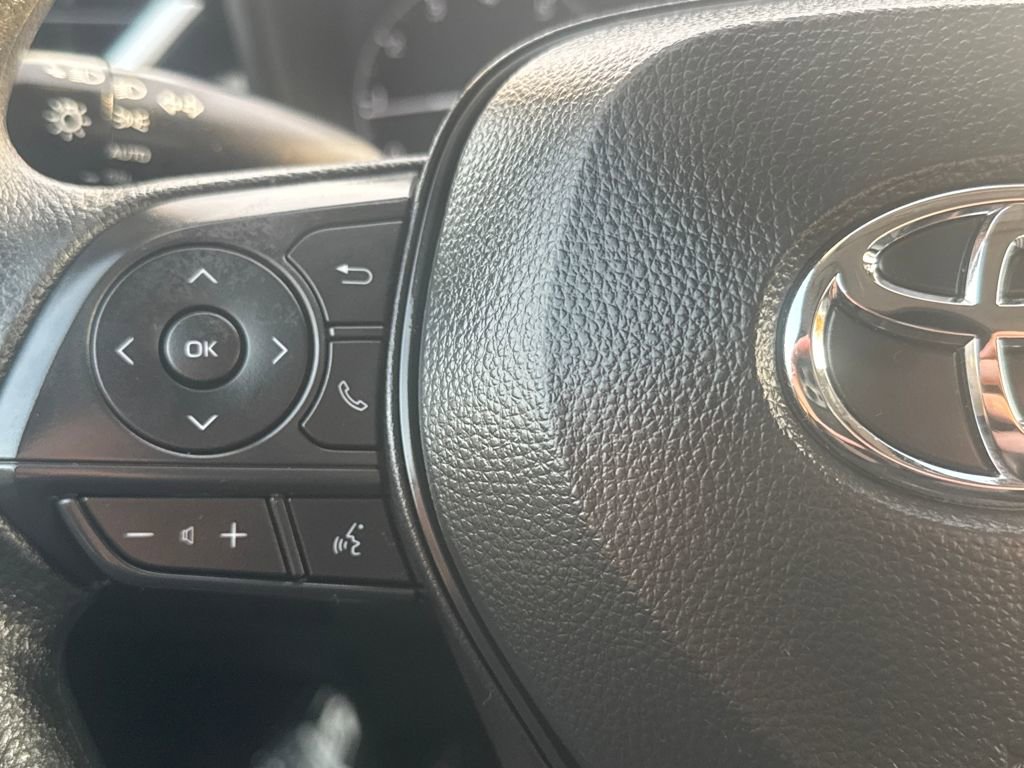 Used 2025 Toyota Corolla LE image 18
