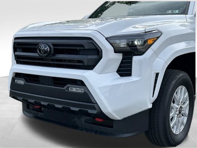 Certified 2026 Toyota Tacoma SR5 AWD/4WD image 9