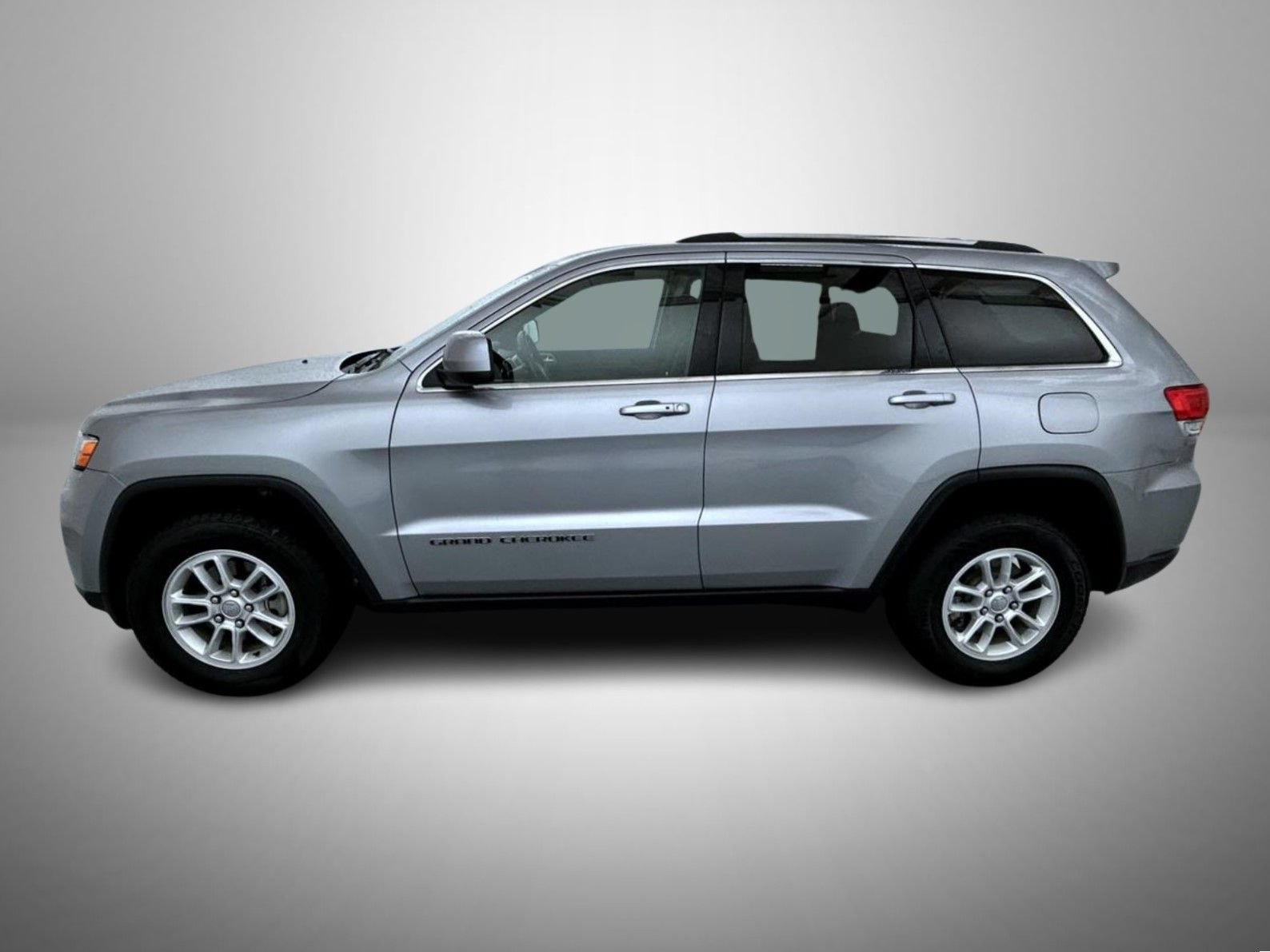 Used 2019 Jeep Grand Cherokee Laredo AWD/4WD image 8