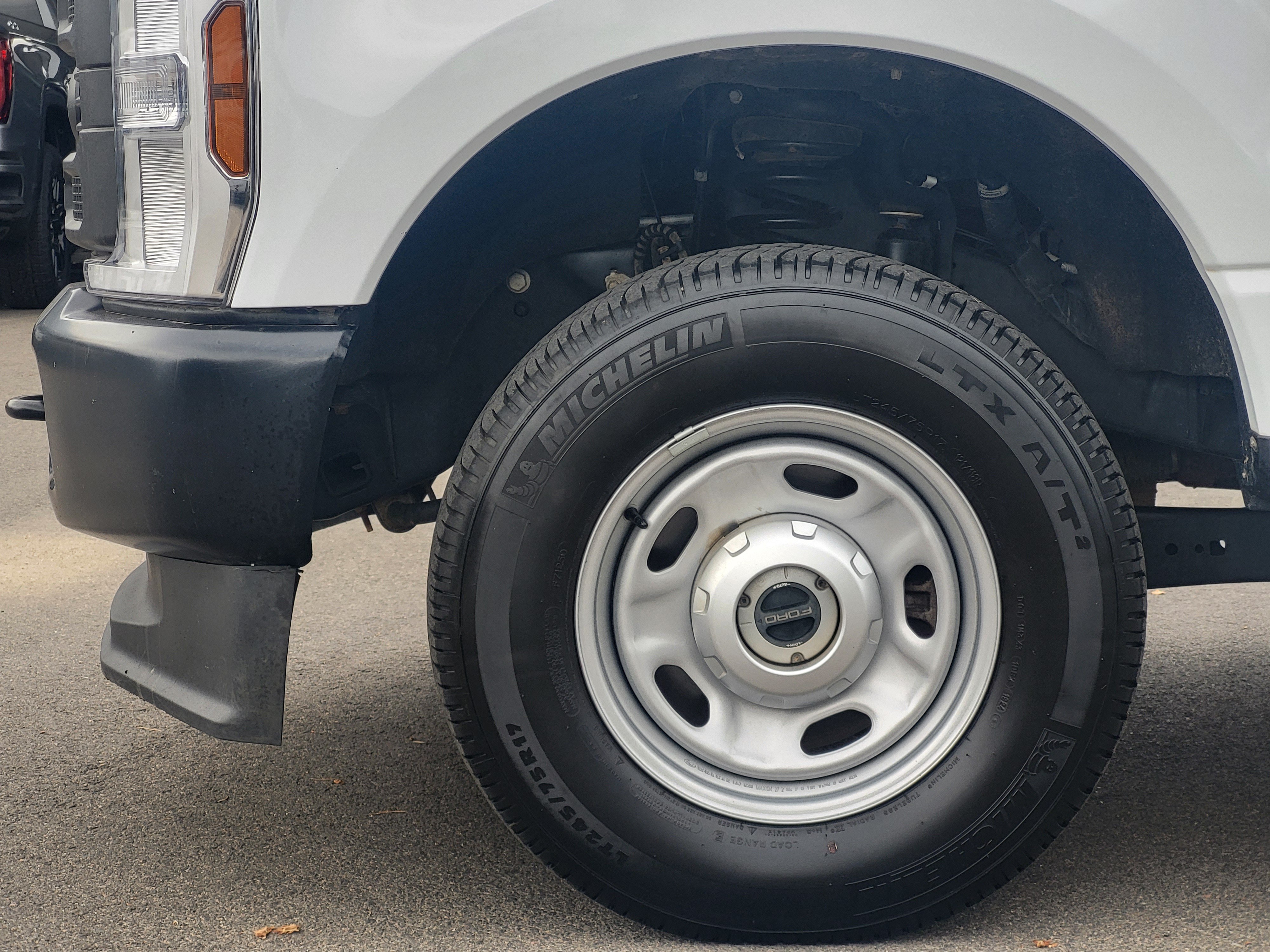 Used 2024 Ford F250 XL AWD/4WD image 9