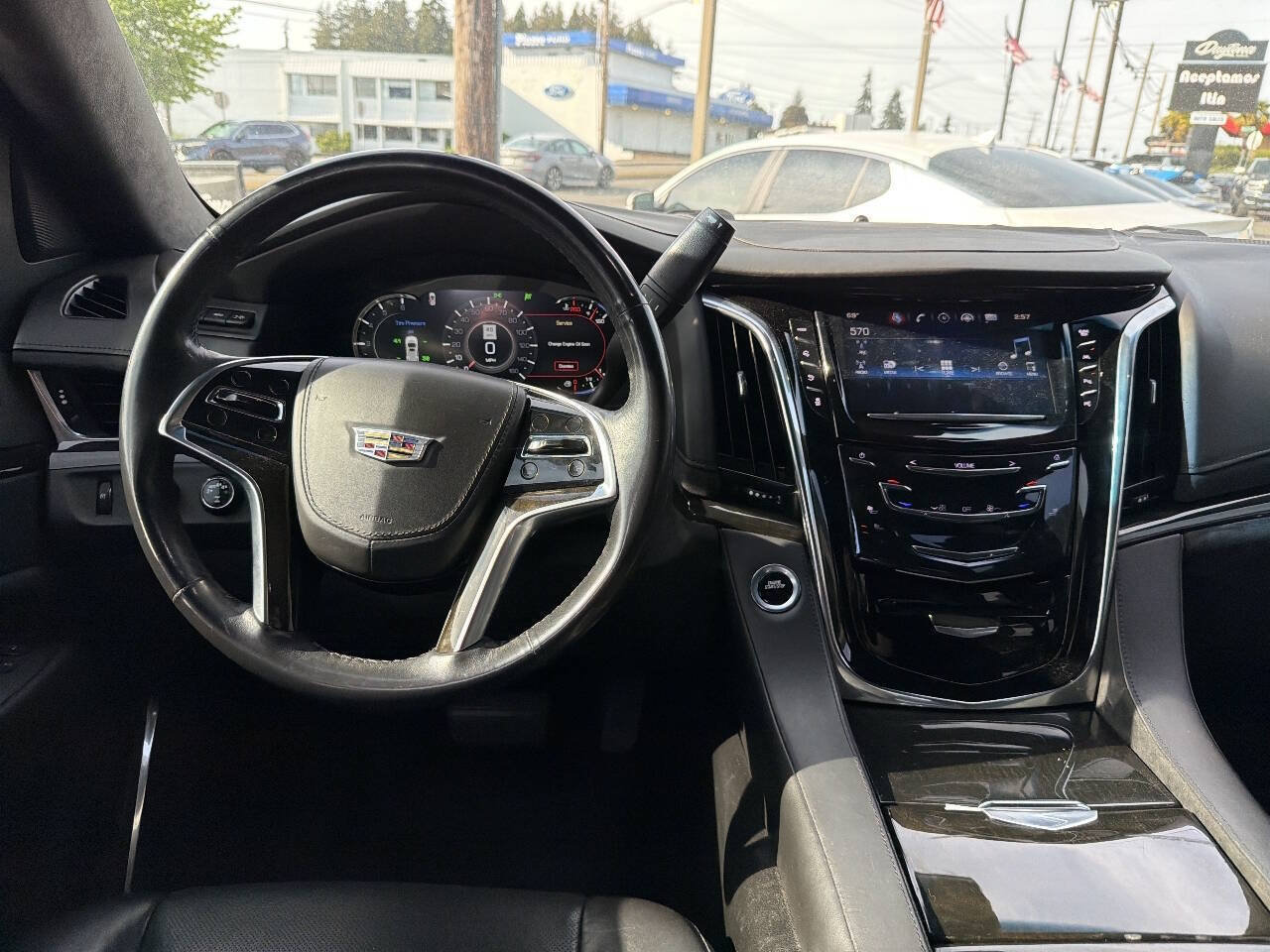 Used 2018 Cadillac Escalade Platinum AWD/4WD image 28
