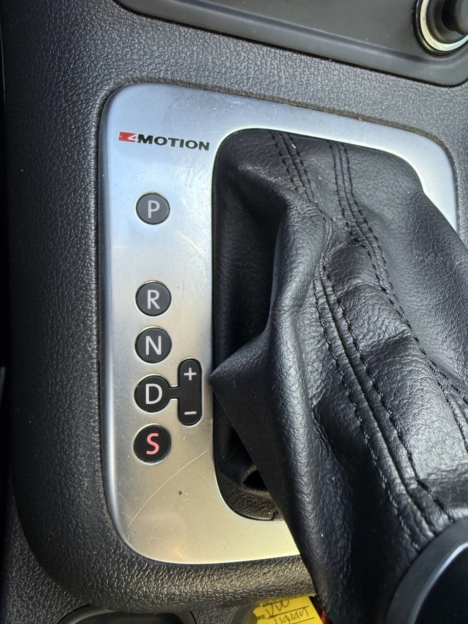 Used 2017 Volkswagen Tiguan S image 24