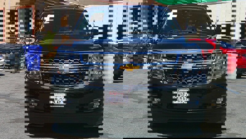 Used 2019 Chevrolet Suburban LT w/ Luxury Package image 8