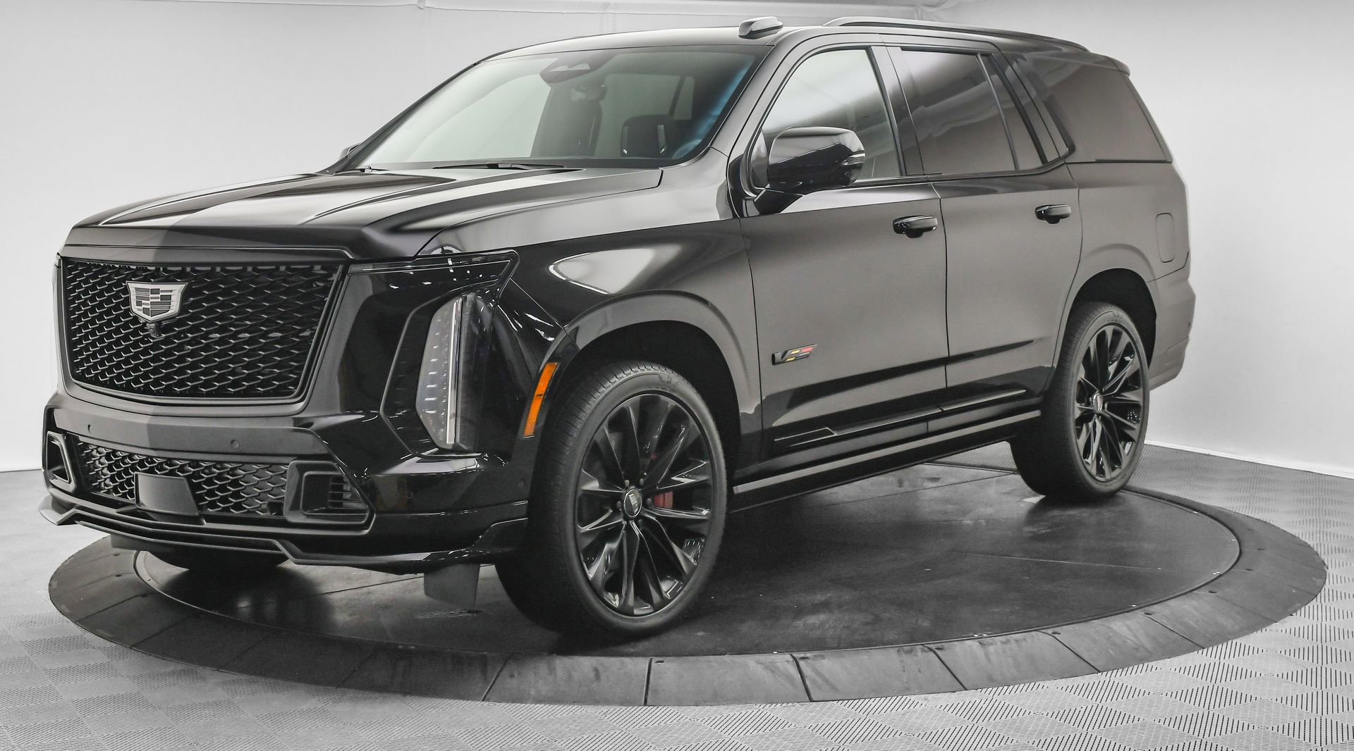 Used 2025 Cadillac Escalade V w/ LPO, ONYX Package image 3