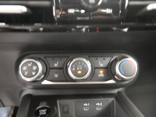 Used 2025 Nissan Kicks SV w/ SV Premium Package AWD/4WD image 13