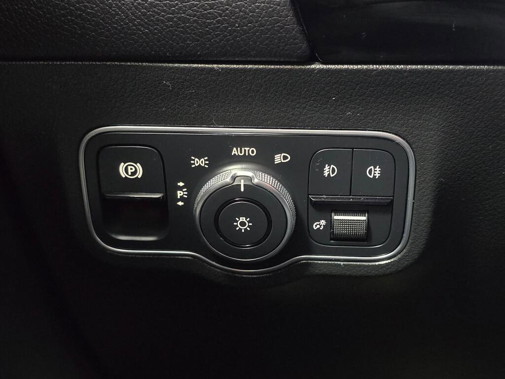 Used 2022 Mercedes-Benz GLA 250 4MATIC w/ Premium Package Lite image 34