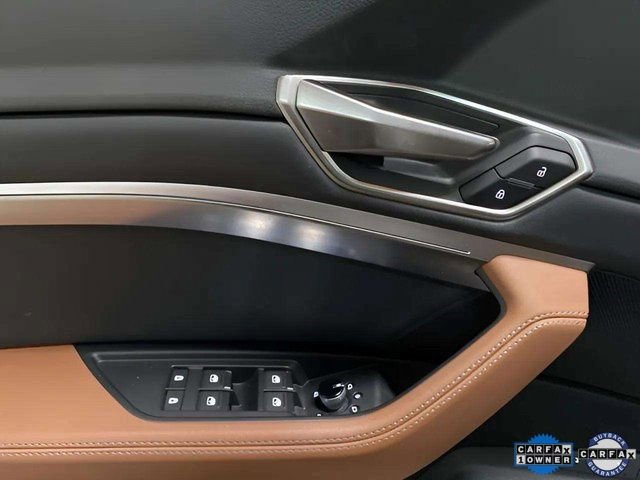 Used 2024 Audi Q8 e-tron Premium image 36