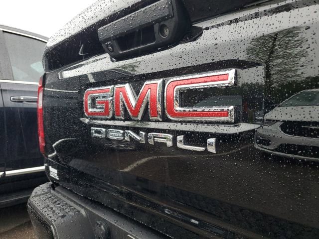 Used 2025 GMC Canyon Denali image 6