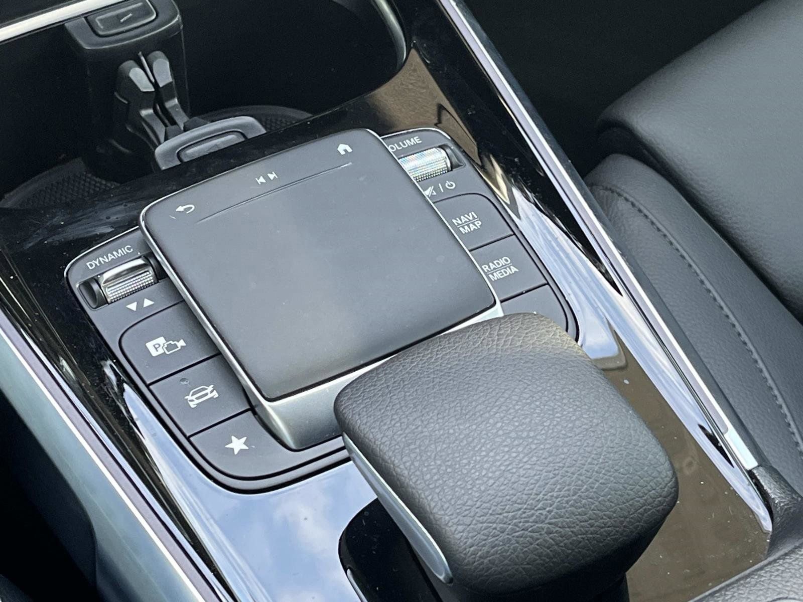 Used 2021 Mercedes-Benz GLB 250 w/ Premium Package image 29