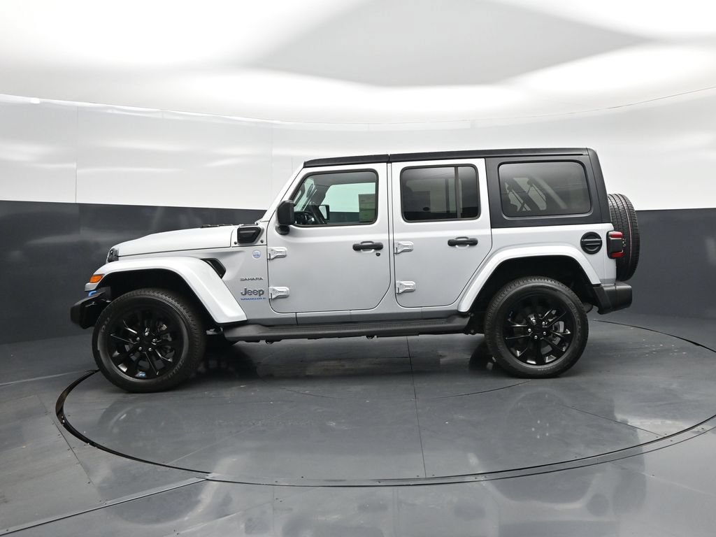 Used 2023 Jeep Wrangler Unlimited Sahara w/ Cold Weather Group AWD/4WD image 26