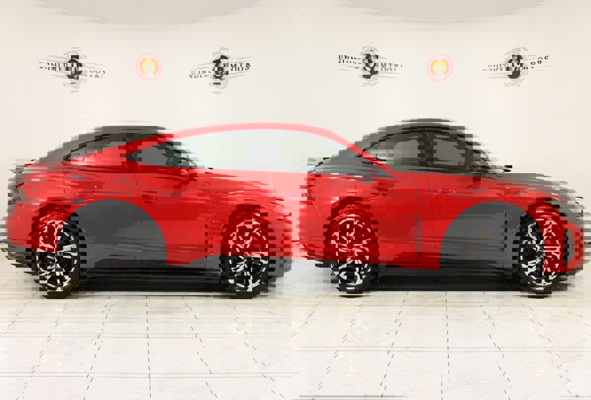 Used 2022 Audi e-tron GT Prestige image 2