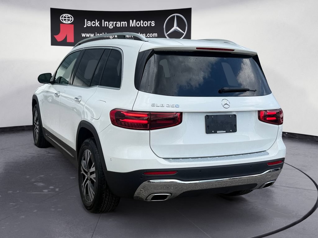 New 2026 Mercedes-Benz GLB 250 image 3