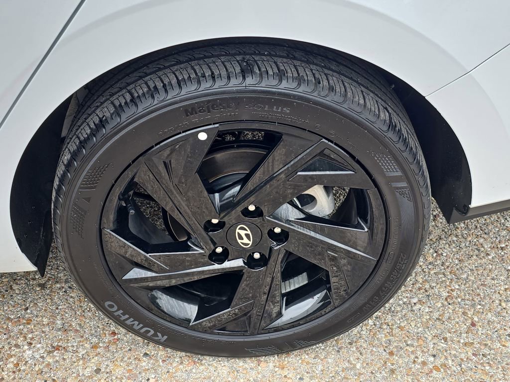 Certified 2026 Hyundai Elantra Sport FWD image 30