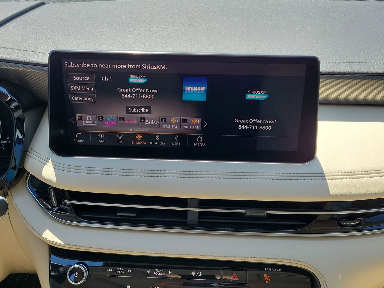 Used 2025 INFINITI QX60 Luxe w/ Lighting Package (N94) image 17