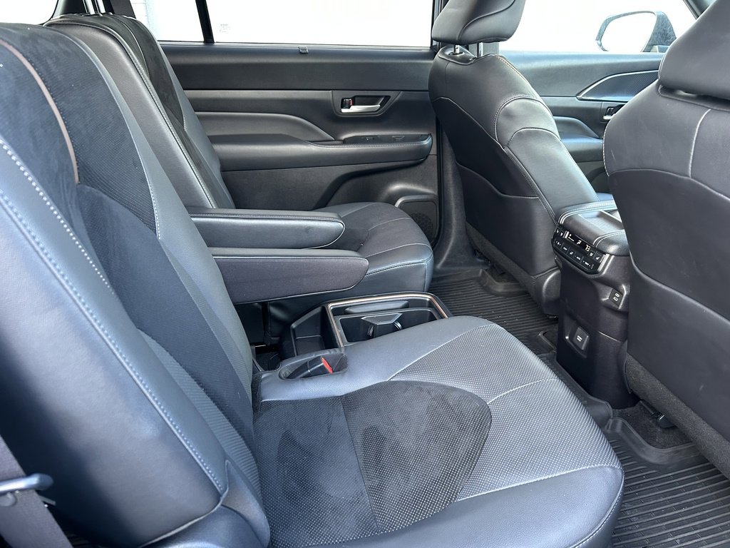 Used 2024 Toyota Grand Highlander AWD Hybrid image 14