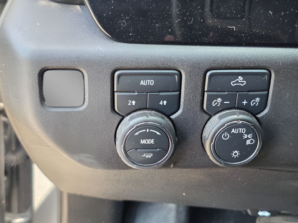 Used 2024 Chevrolet Silverado 1500 LT AWD/4WD image 23