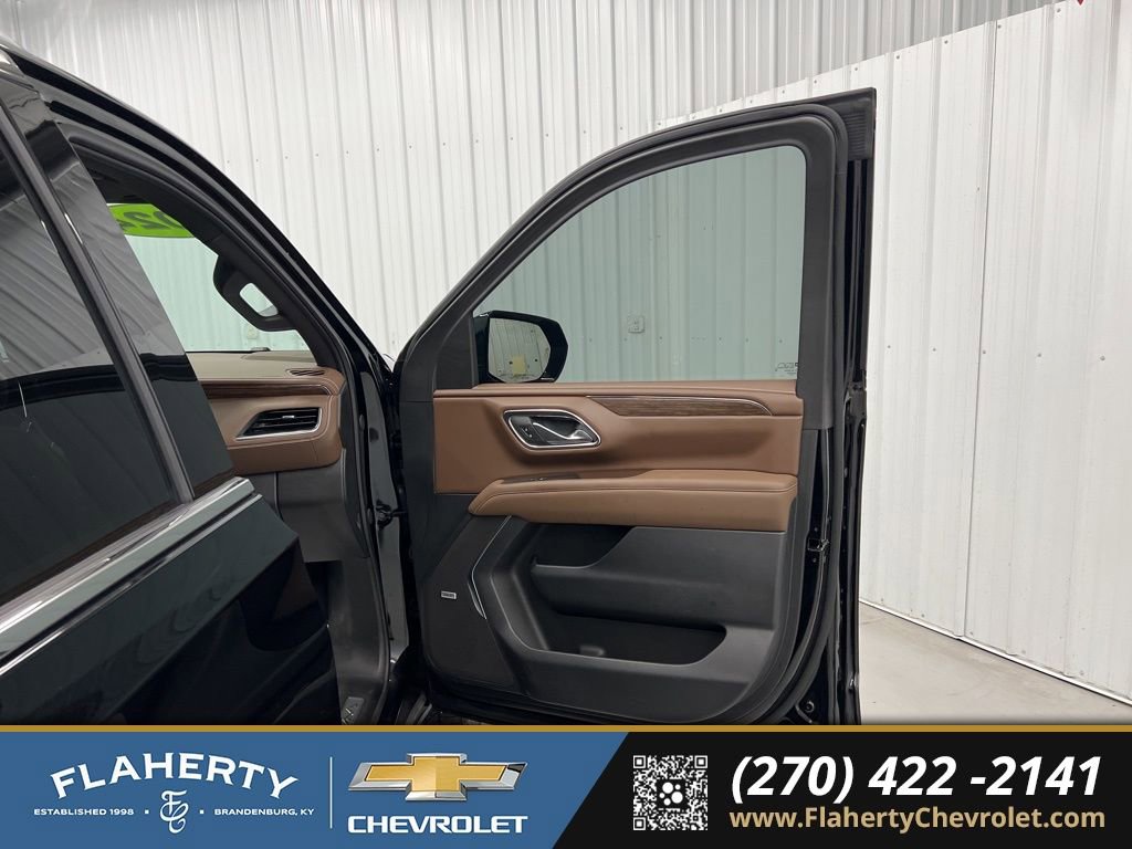 Used 2024 Chevrolet Suburban High Country image 14