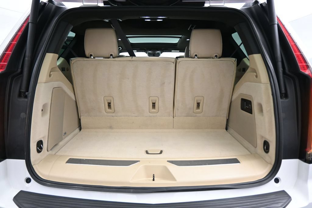 Used 2023 Cadillac Escalade Premium Luxury AWD/4WD image 35