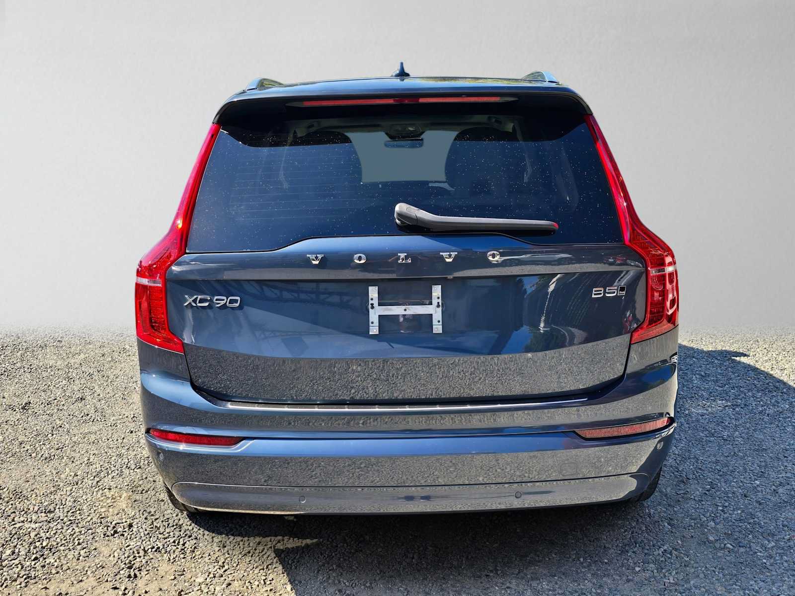 Used 2023 Volvo XC90 B5 Core w/ Protection Package Premier AWD/4WD image 4