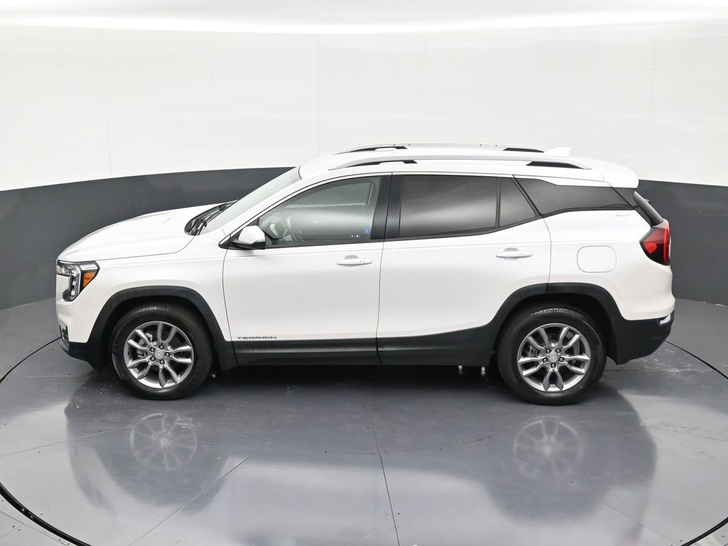 Used 2022 GMC Terrain SLT image 13