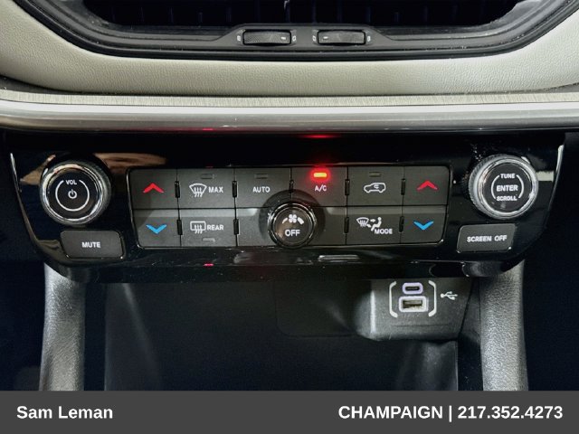 Used 2025 Jeep Compass Limited AWD/4WD image 15