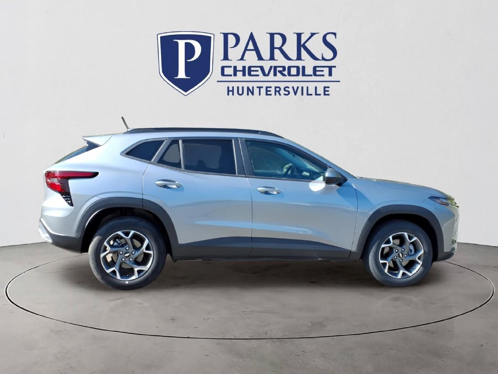 Certified 2025 Chevrolet Trax LT w/ LT Convenience Package FWD image 35
