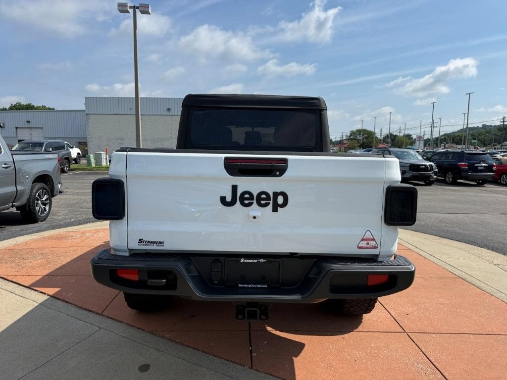 Used 2022 Jeep Gladiator Sport AWD/4WD image 5