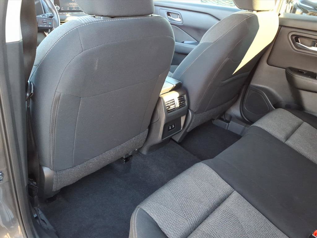 Used 2024 Nissan Rogue SV FWD image 15