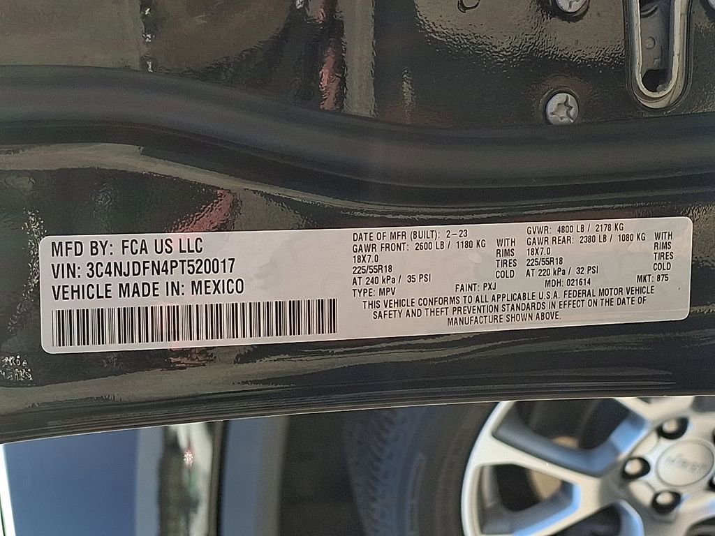 Used 2023 Jeep Compass Latitude image 28