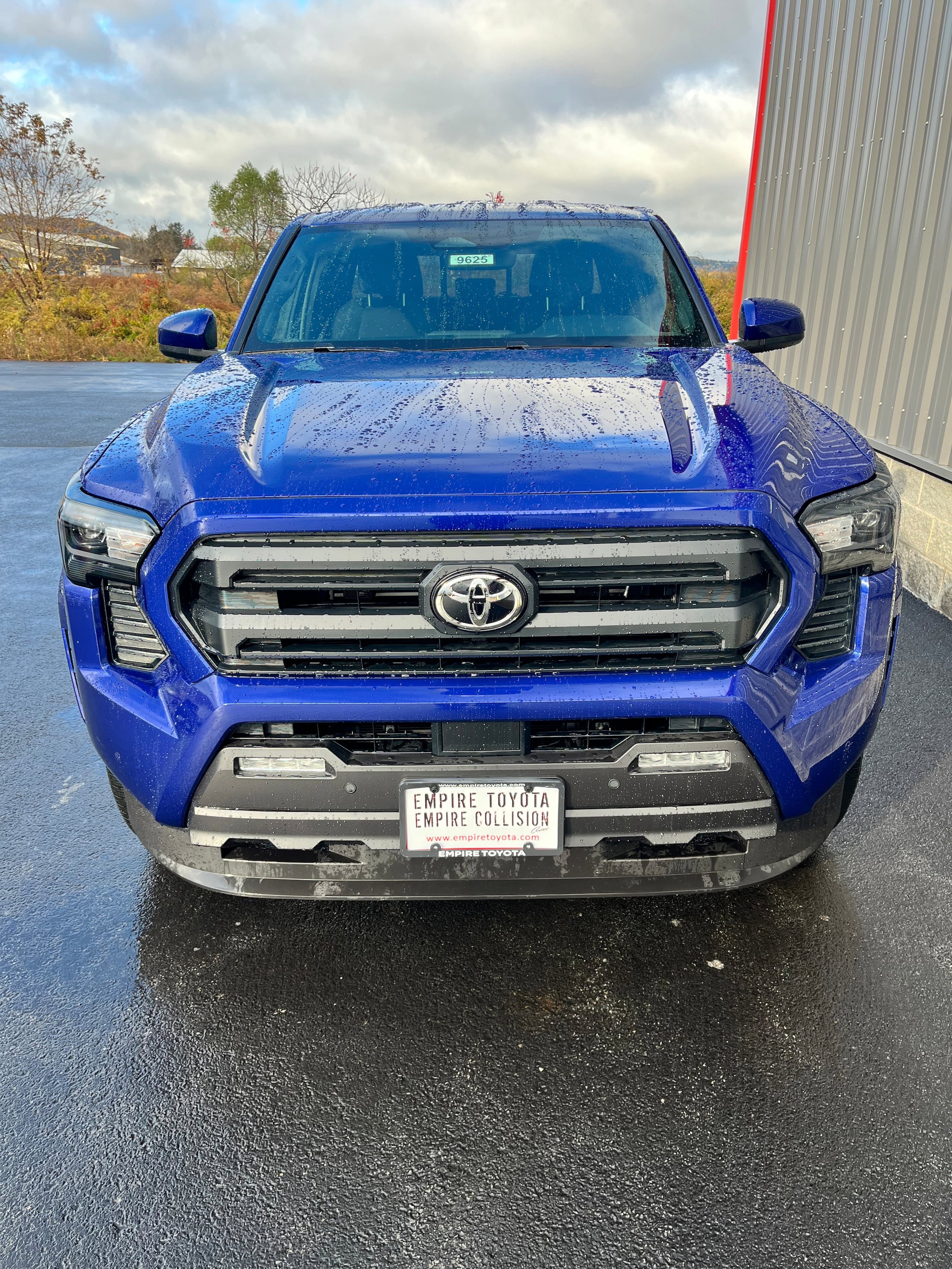 Certified 2025 Toyota Tacoma SR5 w/ SR5 Upgrade Package AWD/4WD image 2