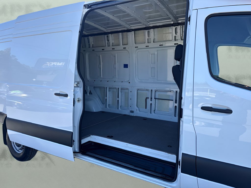 Used 2025 Mercedes-Benz Sprinter 2500 image 22