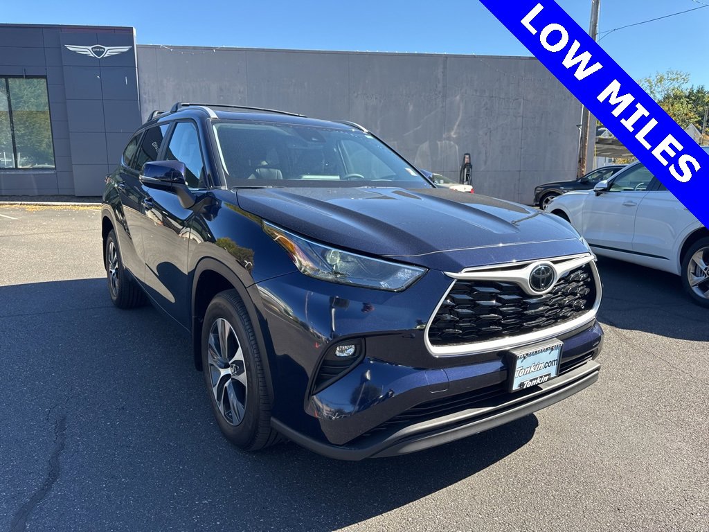 Used 2023 Toyota Highlander XLE