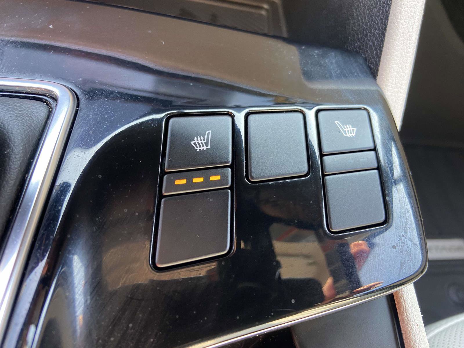 Used 2025 Kia Sportage EX image 16