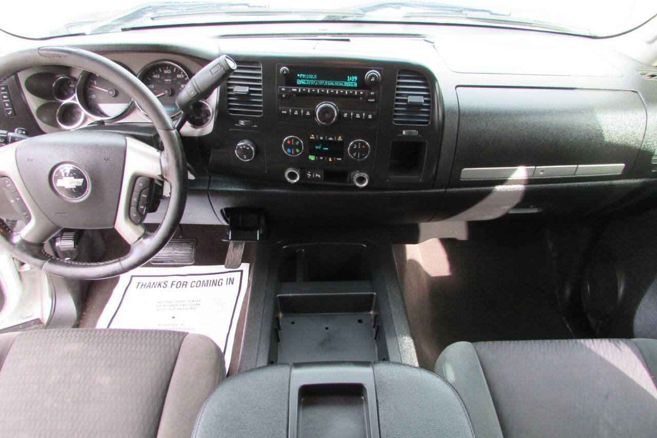 Used 2007 Chevrolet Silverado 2500 LT w/ 2LT Convenience Package AWD/4WD image 33