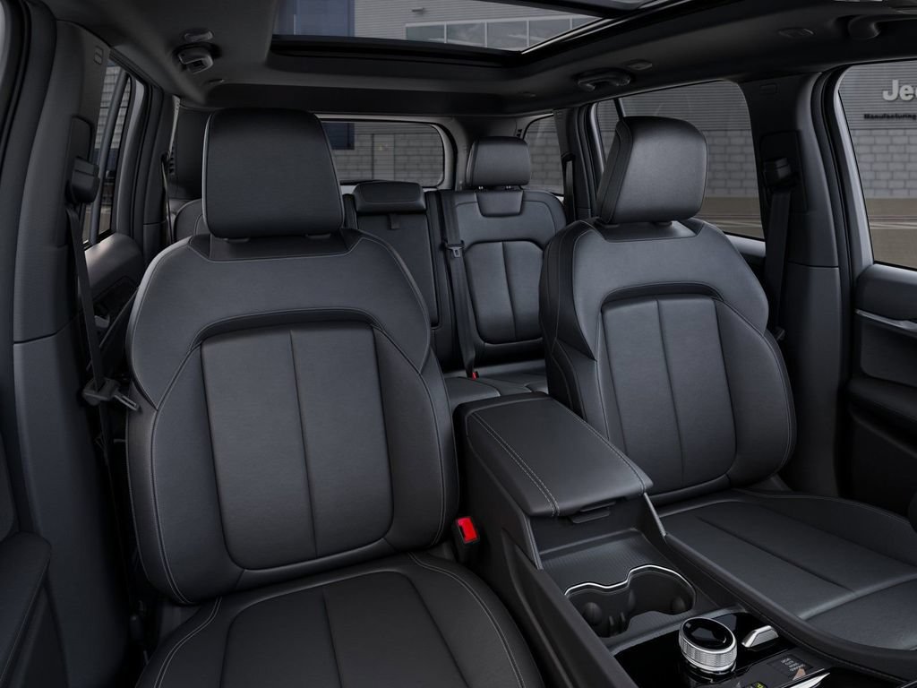 Used 2026 Jeep Grand Cherokee Limited w/ Limited Altitude Package AWD/4WD image 16