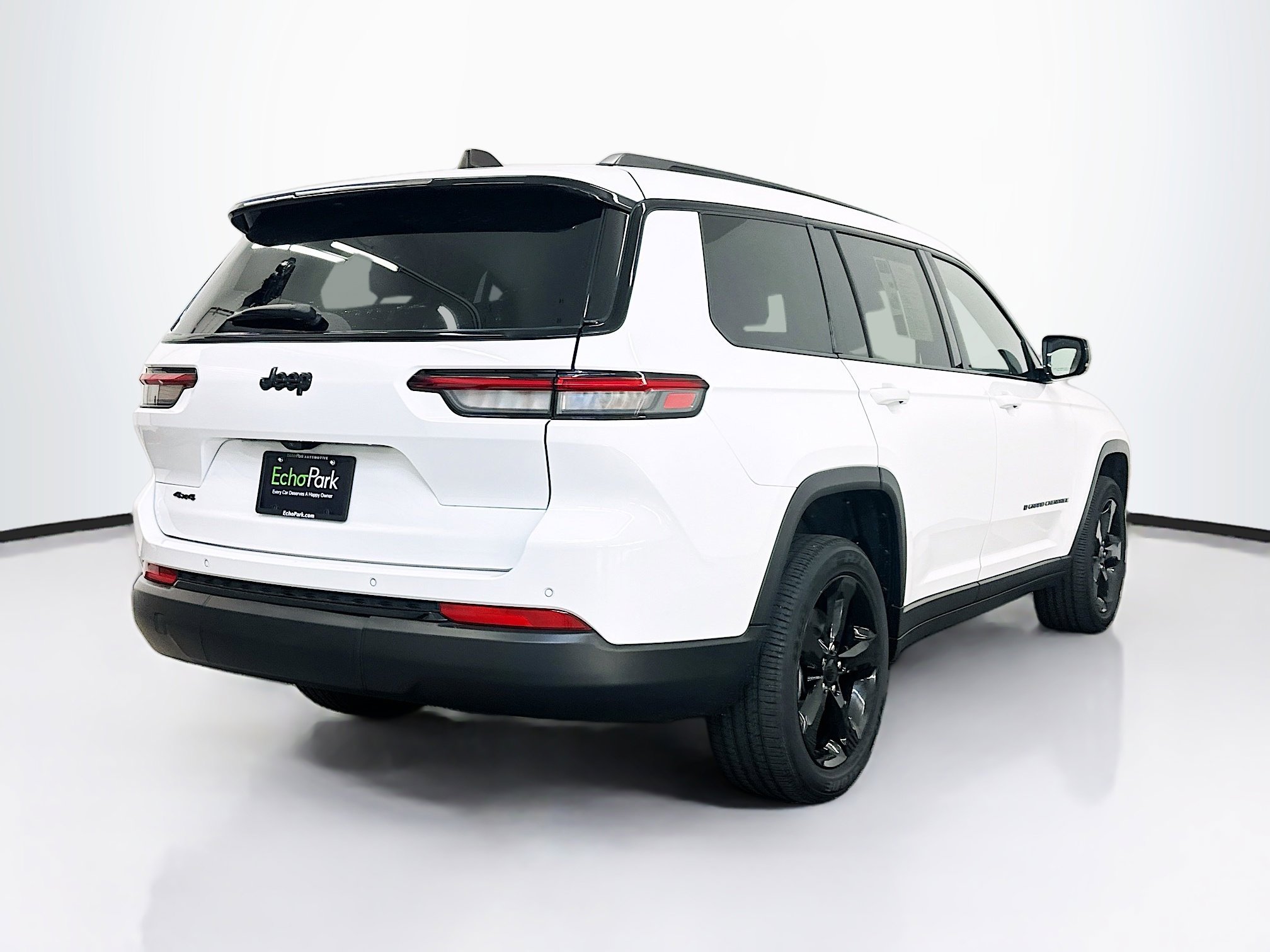 Used 2023 Jeep Grand Cherokee L Laredo image 9