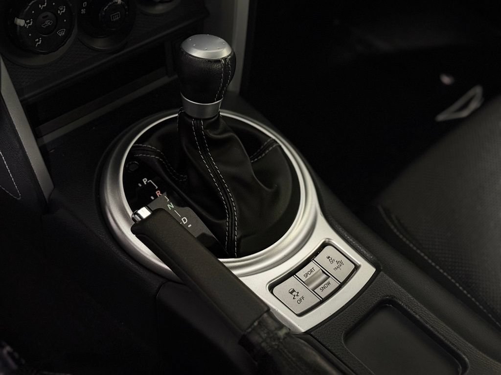 Used 2017 Toyota 86 RWD image 16