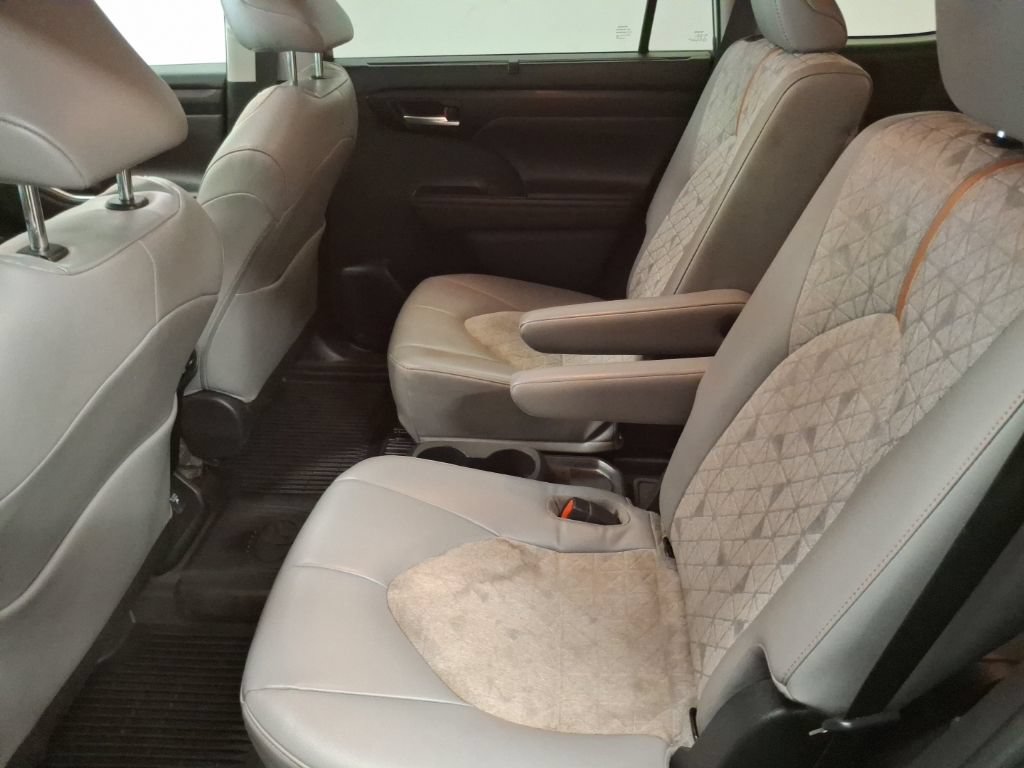Used 2023 Toyota Highlander Bronze Edition AWD/4WD image 14