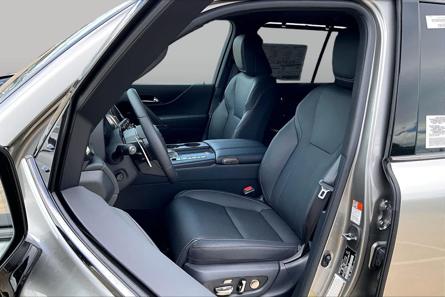 New 2026 Lexus LX 700h Luxury AWD/4WD image 17