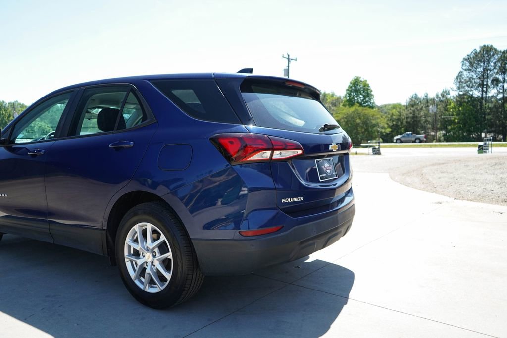 Used 2022 Chevrolet Equinox LS AWD/4WD image 21