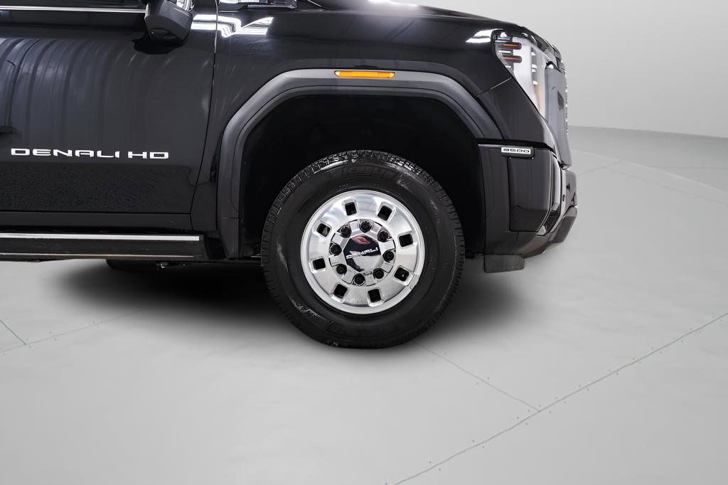 Used 2024 GMC Sierra 3500 Denali Ultimate AWD/4WD image 7
