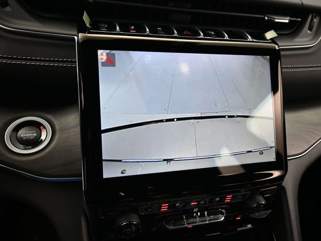 Used 2024 Jeep Grand Cherokee Overland w/ Luxury Tech Group IV image 21