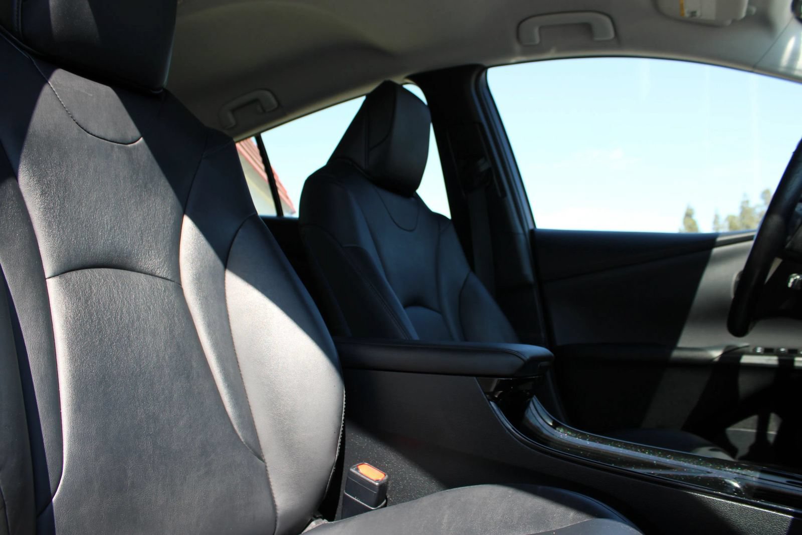 Used 2017 Toyota Prius Prime Advanced FWD image 15