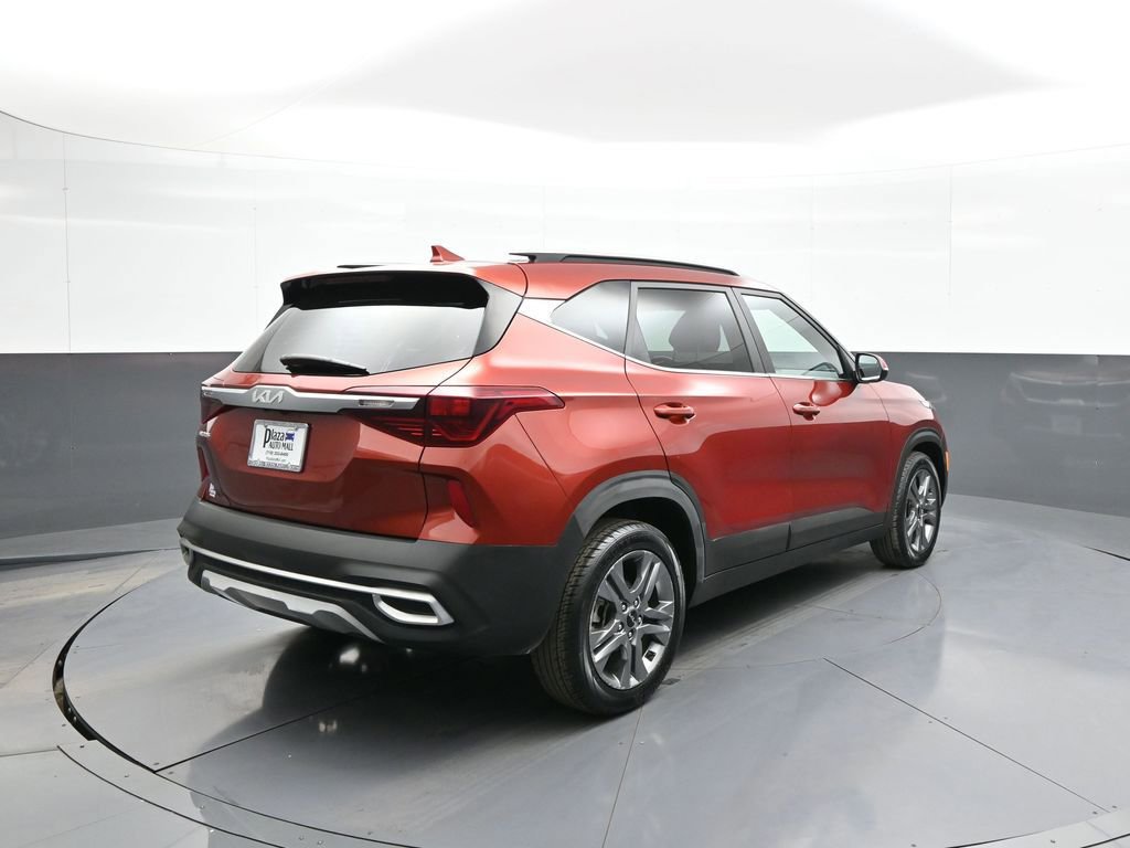 Certified 2022 Kia Seltos S image 6