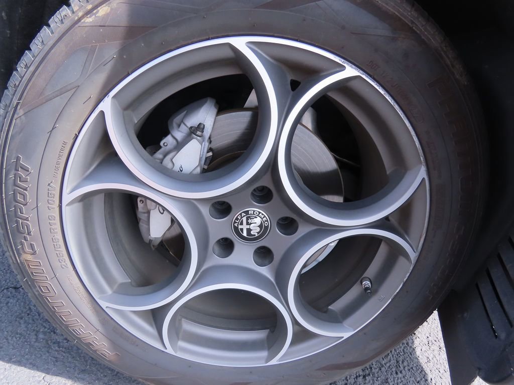 Used 2021 Alfa Romeo Stelvio Sprint w/ Nero Edizione image 18