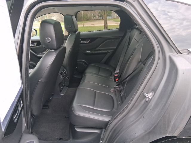 Used 2019 Jaguar F-PACE image 20
