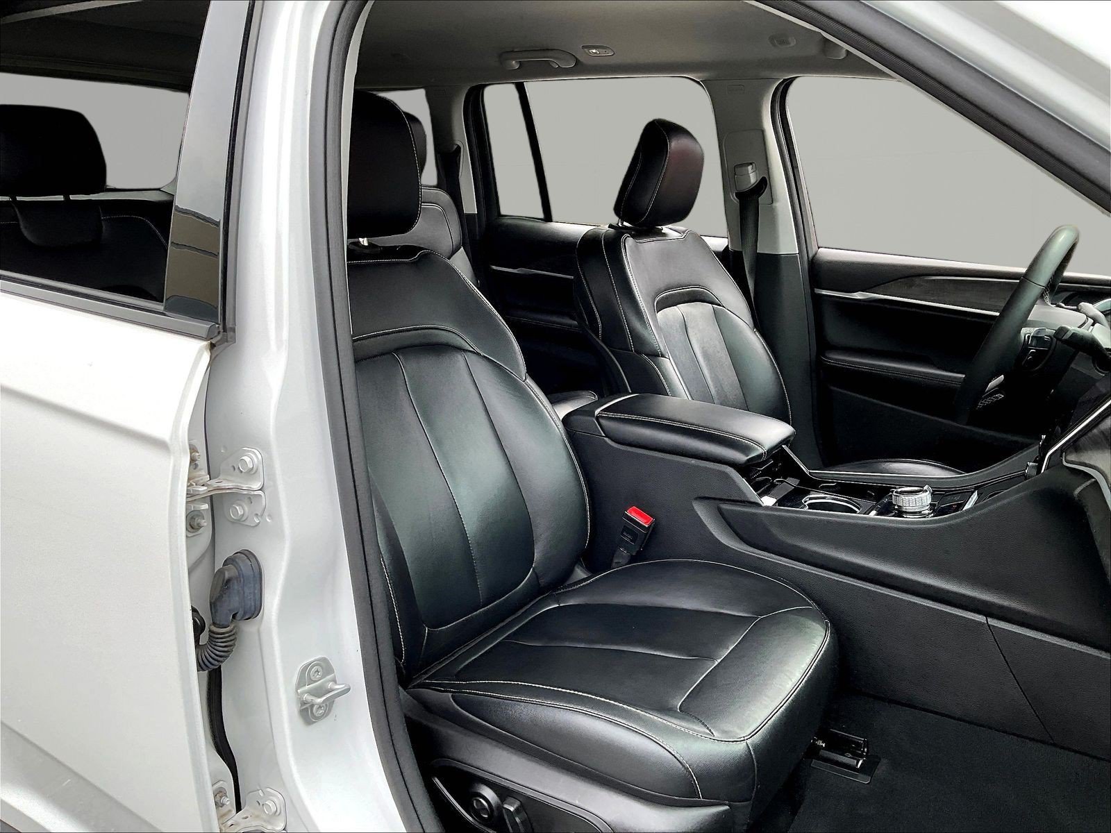 Used 2023 Jeep Grand Cherokee Limited w/ Black Appearance Package AWD/4WD image 28