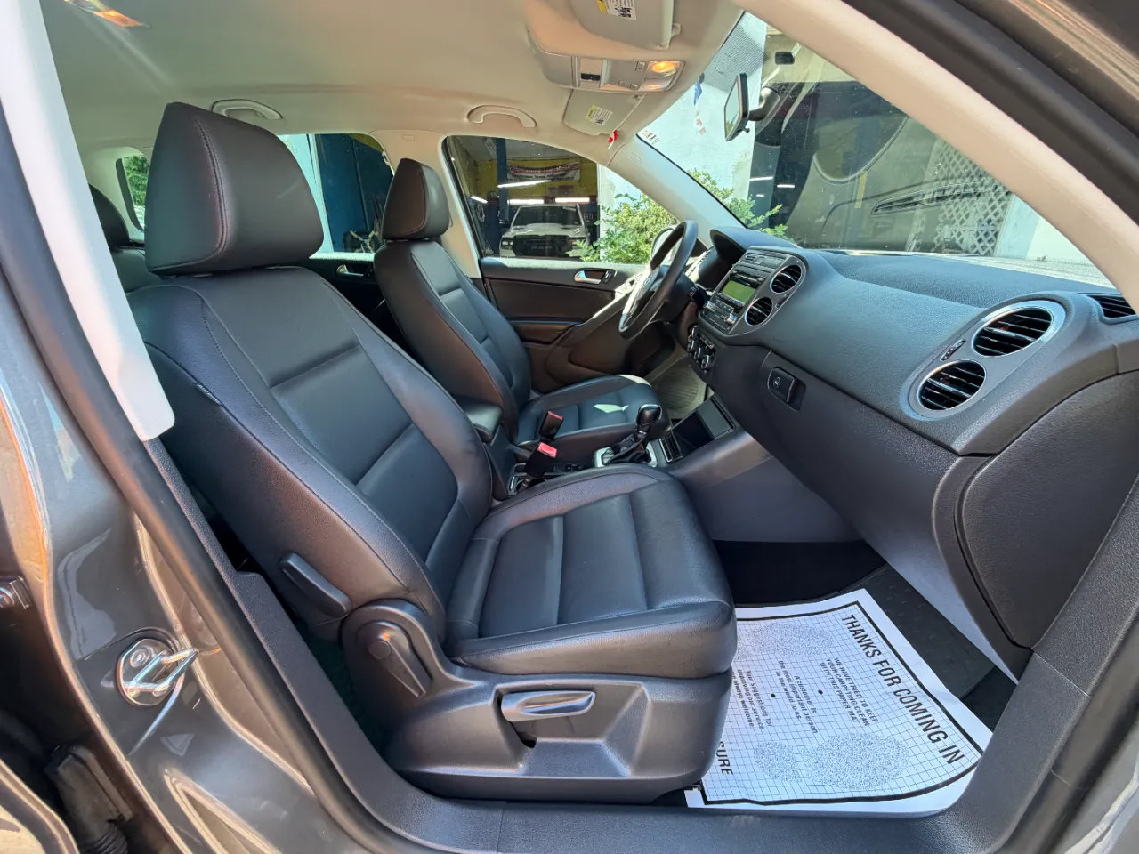 Used 2012 Volkswagen Tiguan LE FWD image 34